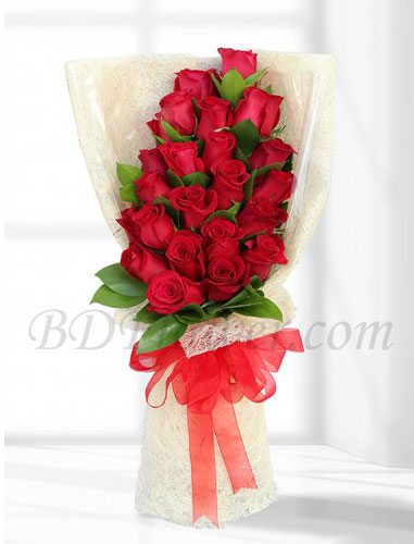 Send fresh red roses in bouquet to Bangladesh